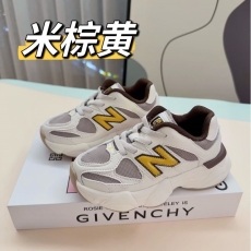 NEW BALANCE SHOES